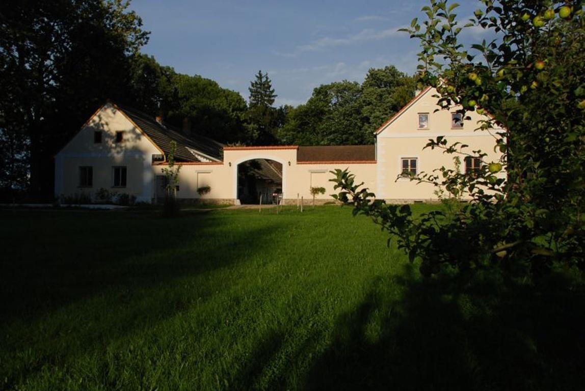 Veverci Dvur Hotel Rosec Exterior photo