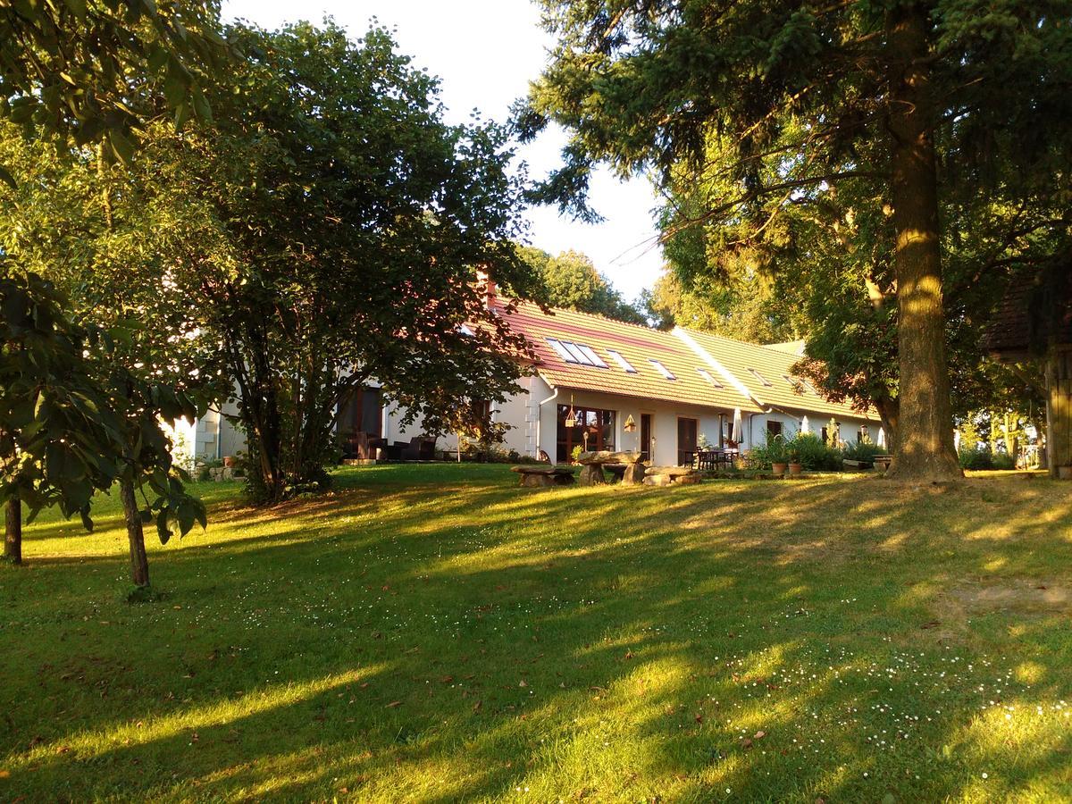 Veverci Dvur Hotel Rosec Exterior photo